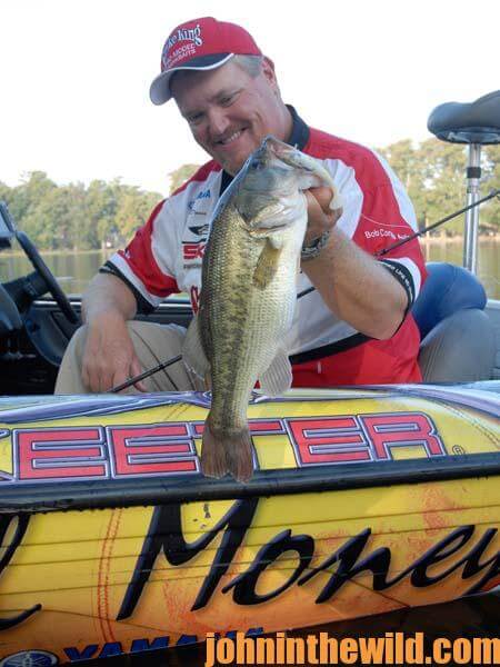 Mark Davis on the Wake Shad for Lake Fall and Winter Bass - 4