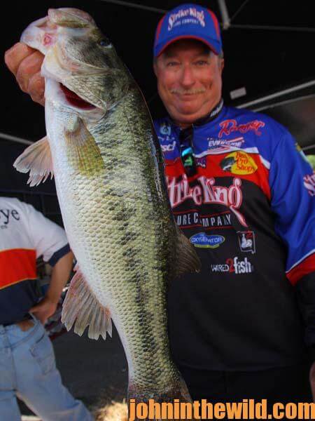 Fishing for Midwest Wintertime Bass with Denny Brauer 2
