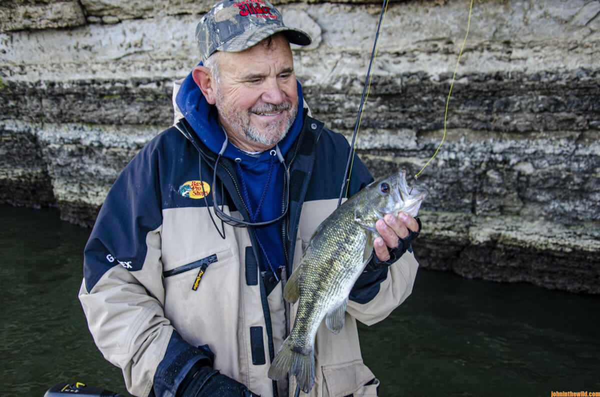 Bass Fishing the Tennessee River's Pickwick Lake in November and December  Day 5: How Ronnie Leatherwood Discovered Bluff Fishing for Pickwick's Fall  Bass with Live Bait - John In The WildJohn In