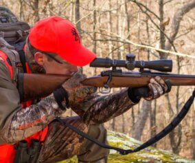 Rifle deer hunter